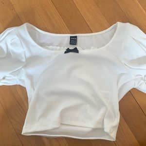 SHEIN Cropped White Ruffled Sleeved Cropped Blouse